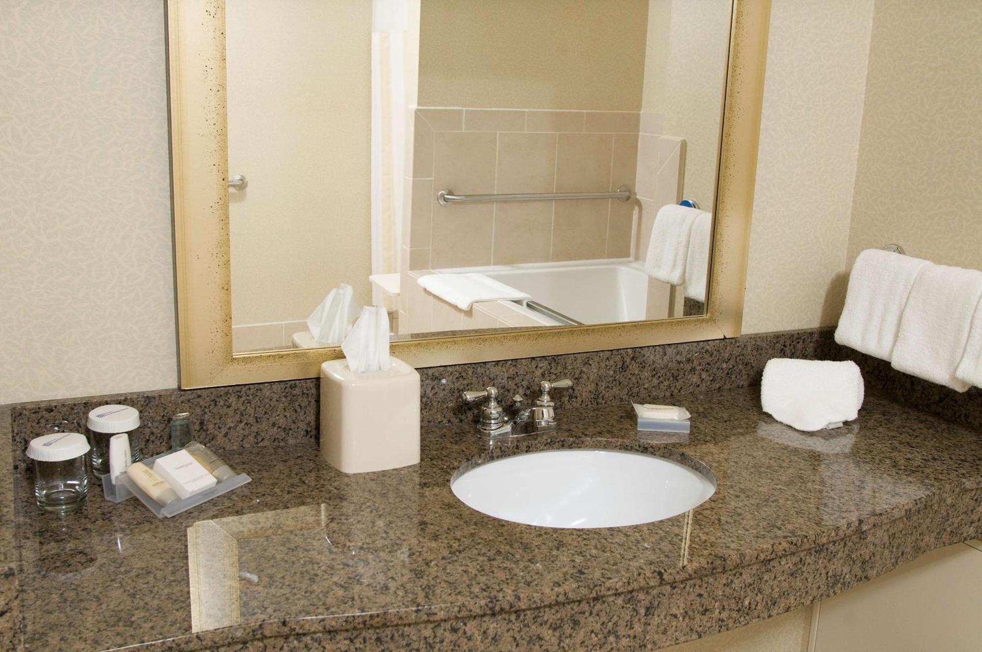 Hilton Garden Inn Mount Holly/Westampton Exterior foto